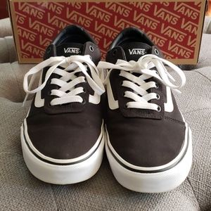 Vans Black and White Ward Women's Size 10